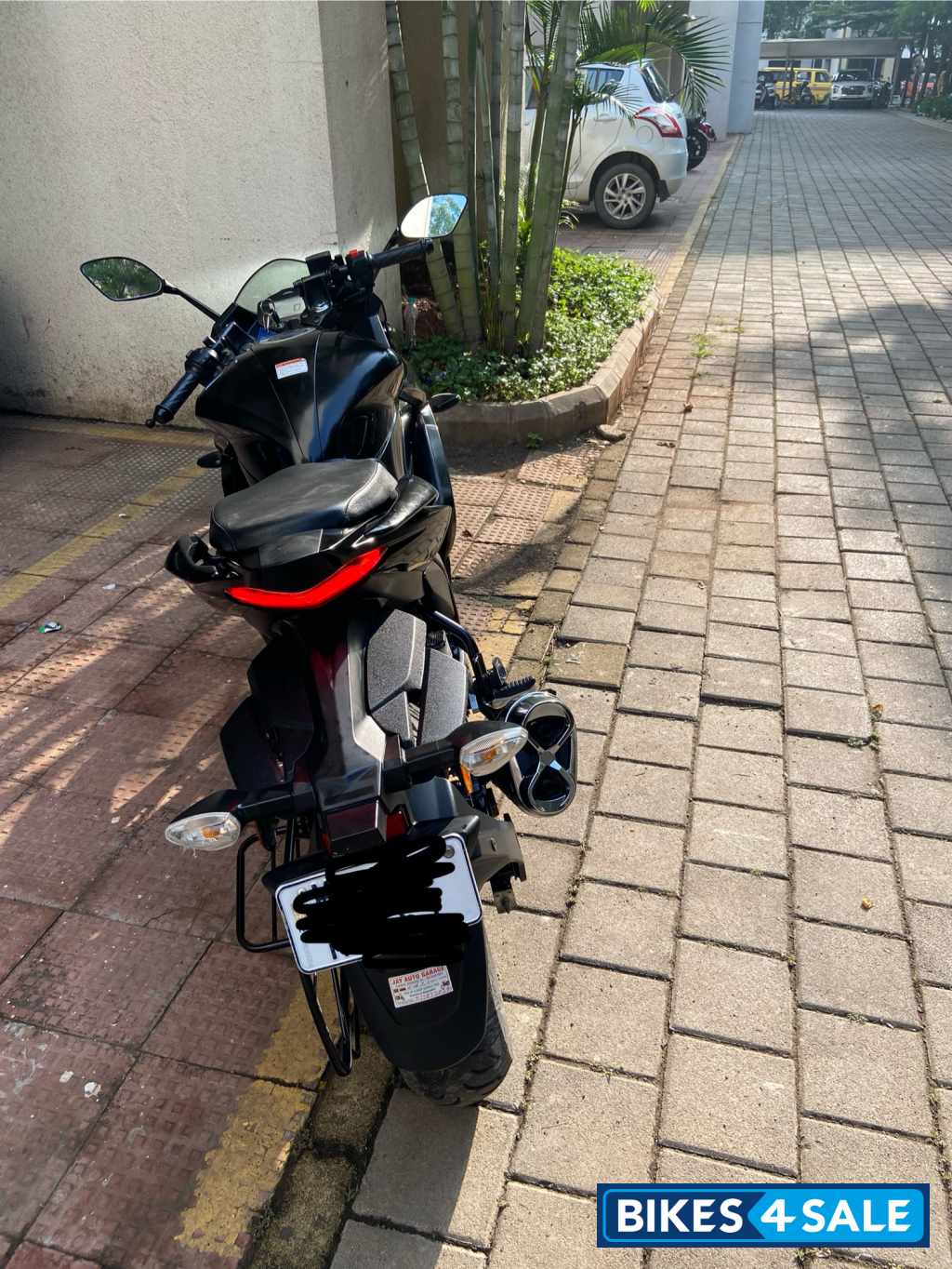 Black Suzuki Gixxer SF Fi