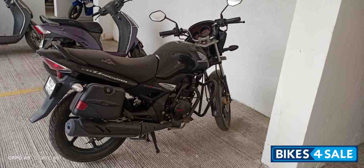 Black Honda CB Unicorn