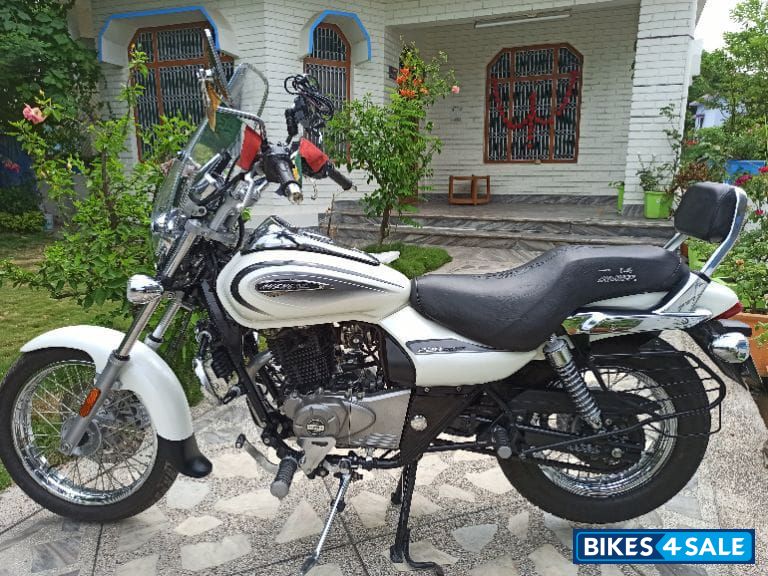 Bajaj Avenger Cruise 220 BS6