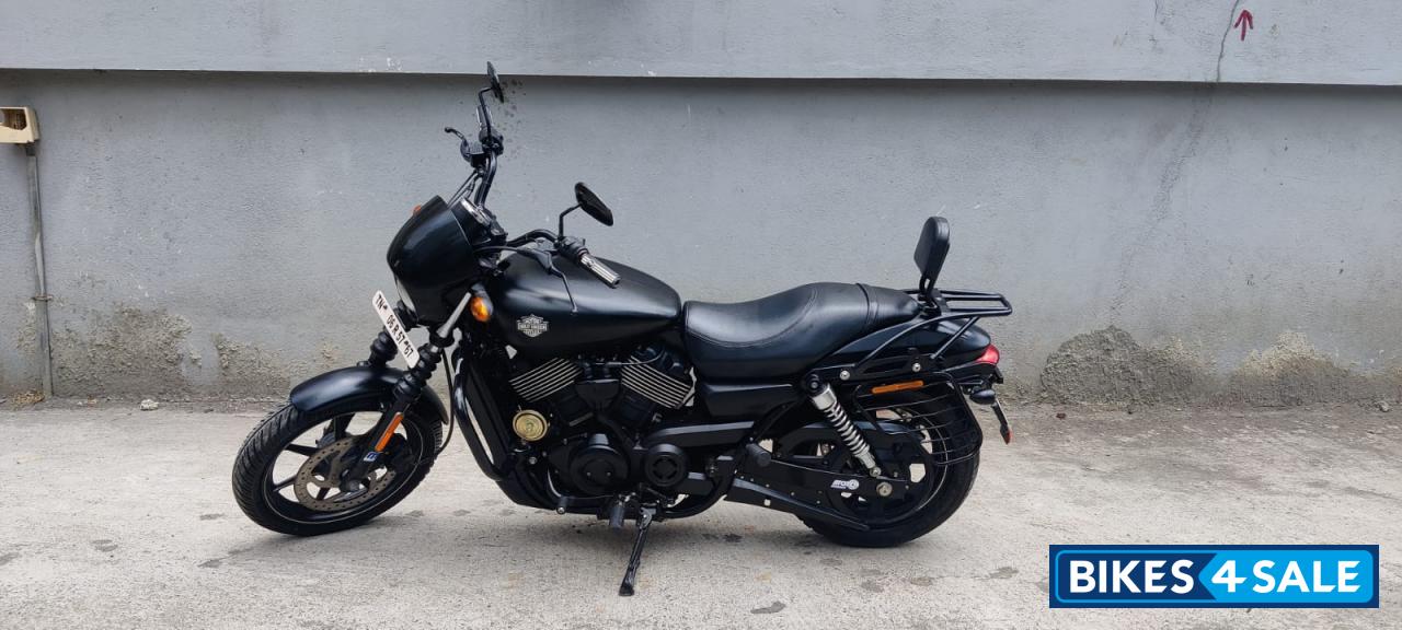 Matt Black Harley Davidson Street 750