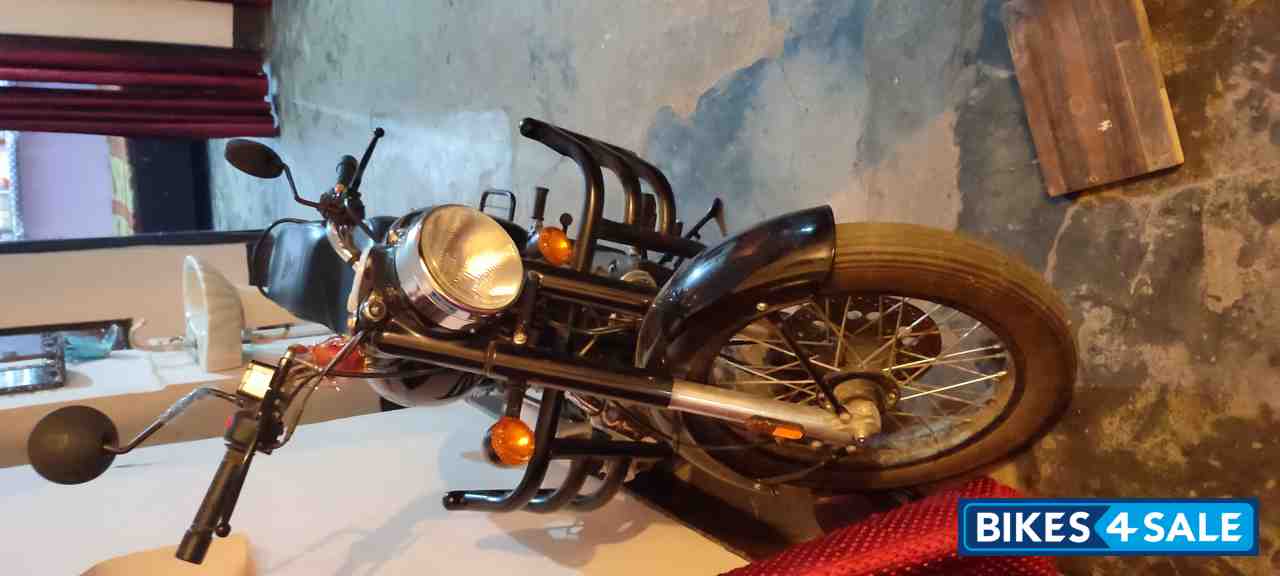 Jet Black Royal Enfield  BULLET 350 ES EFI