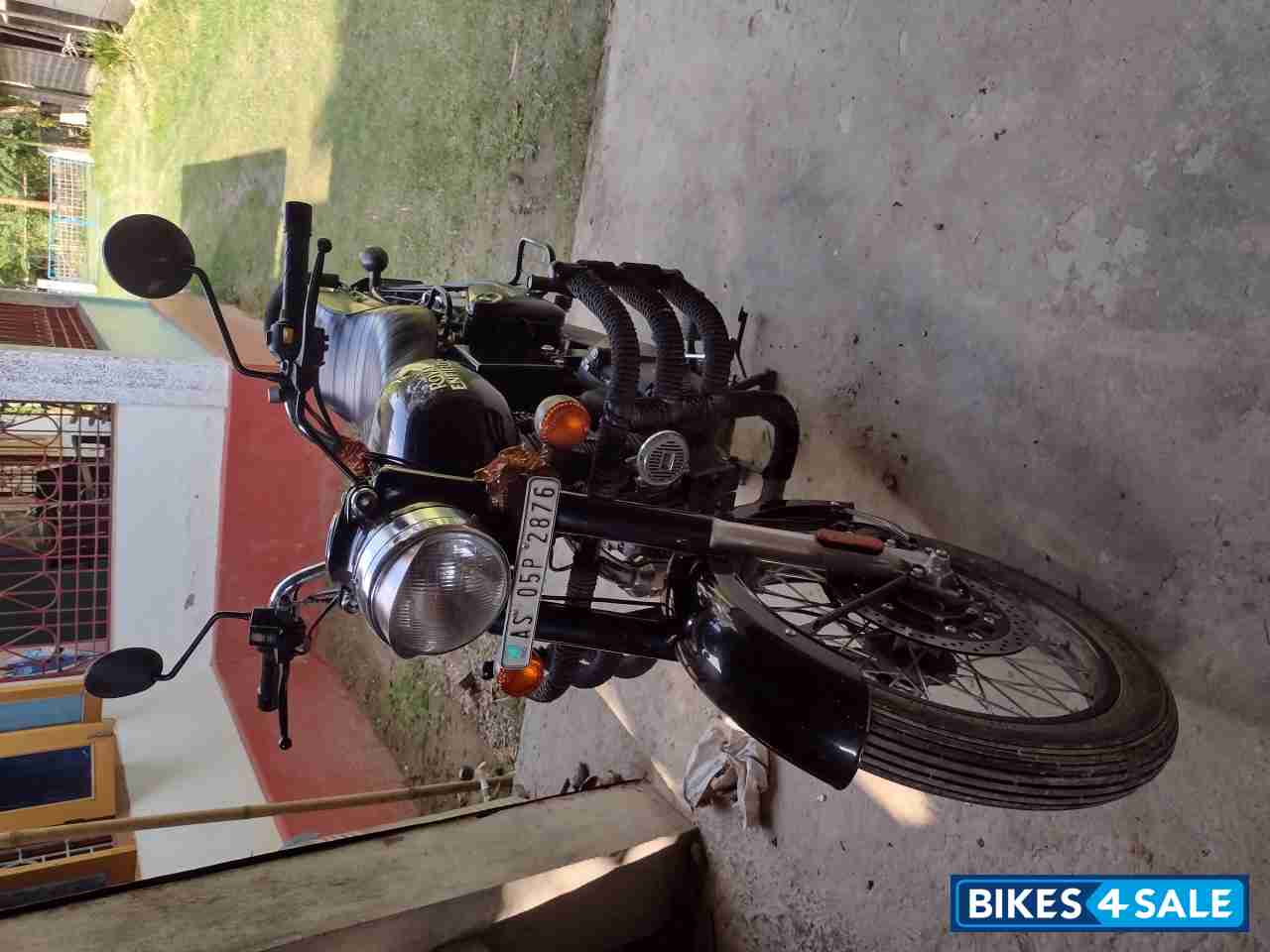 Jet Black Royal Enfield Bullet 350 ES BS6