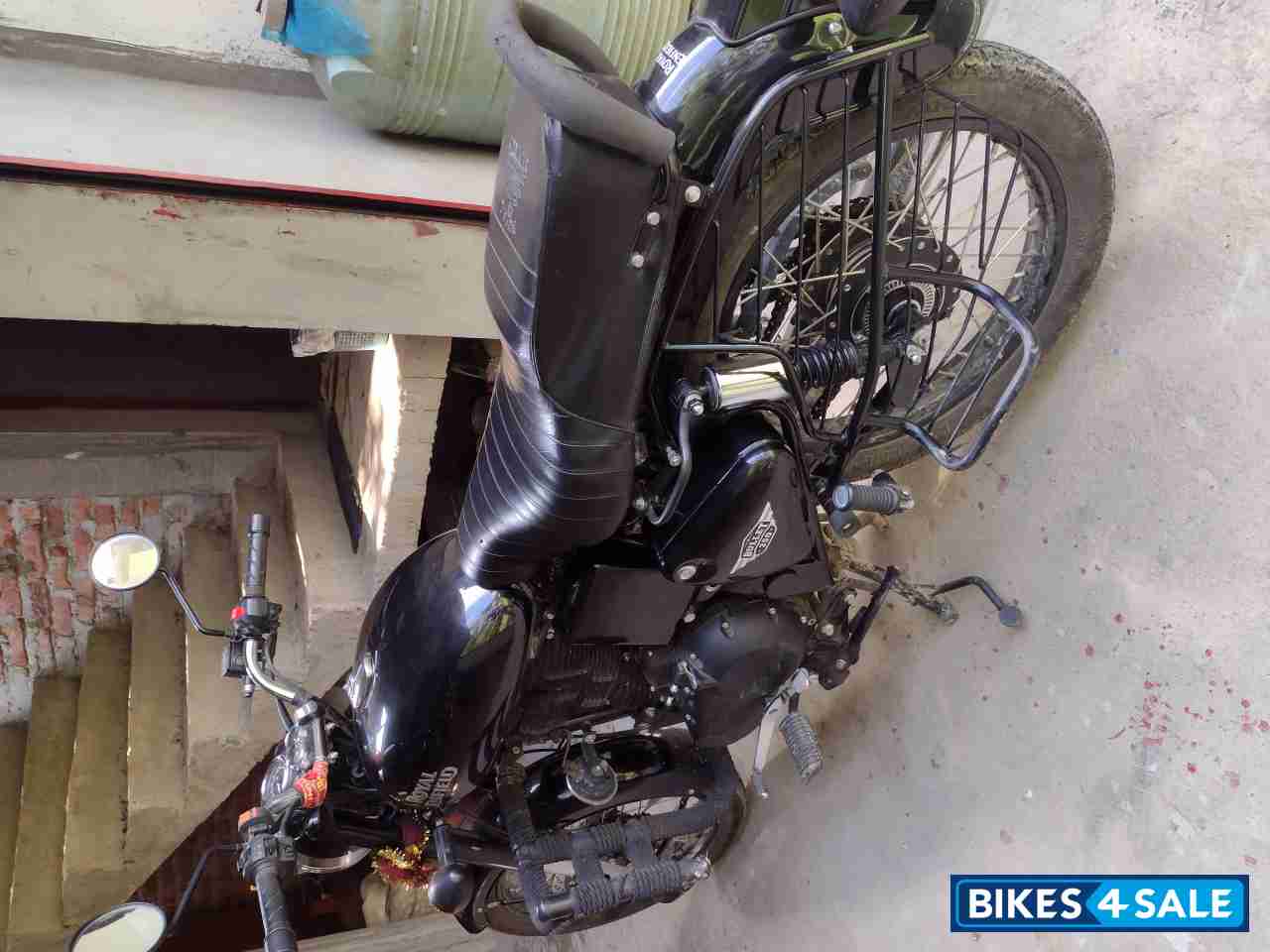 Jet Black Royal Enfield Bullet 350 ES BS6