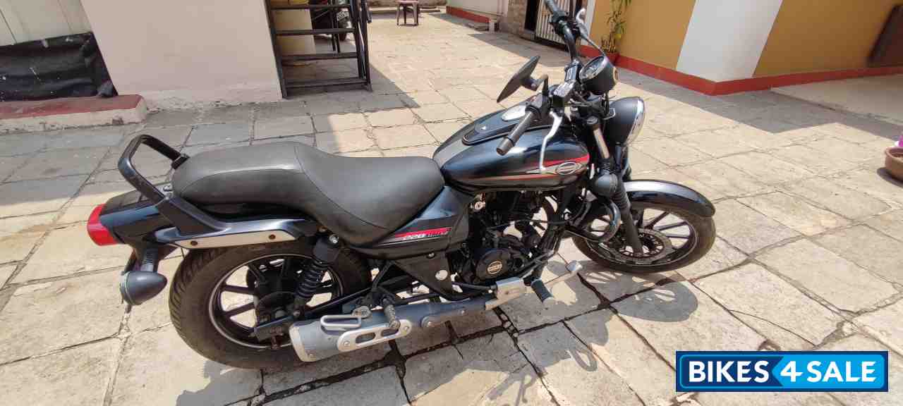 Bajaj Avenger Street 220