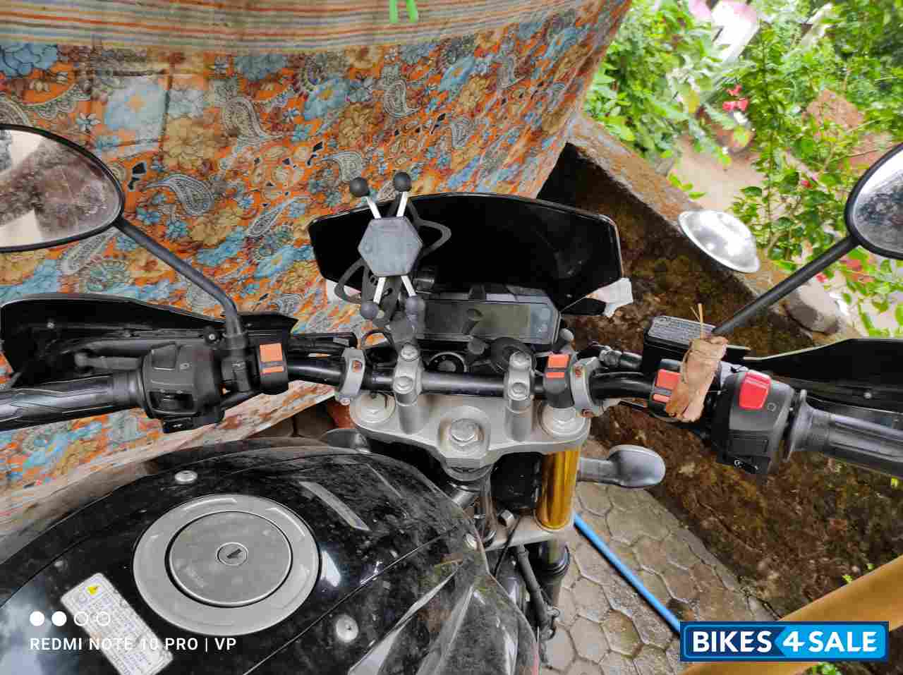 Black Yamaha FZ-S FI V2