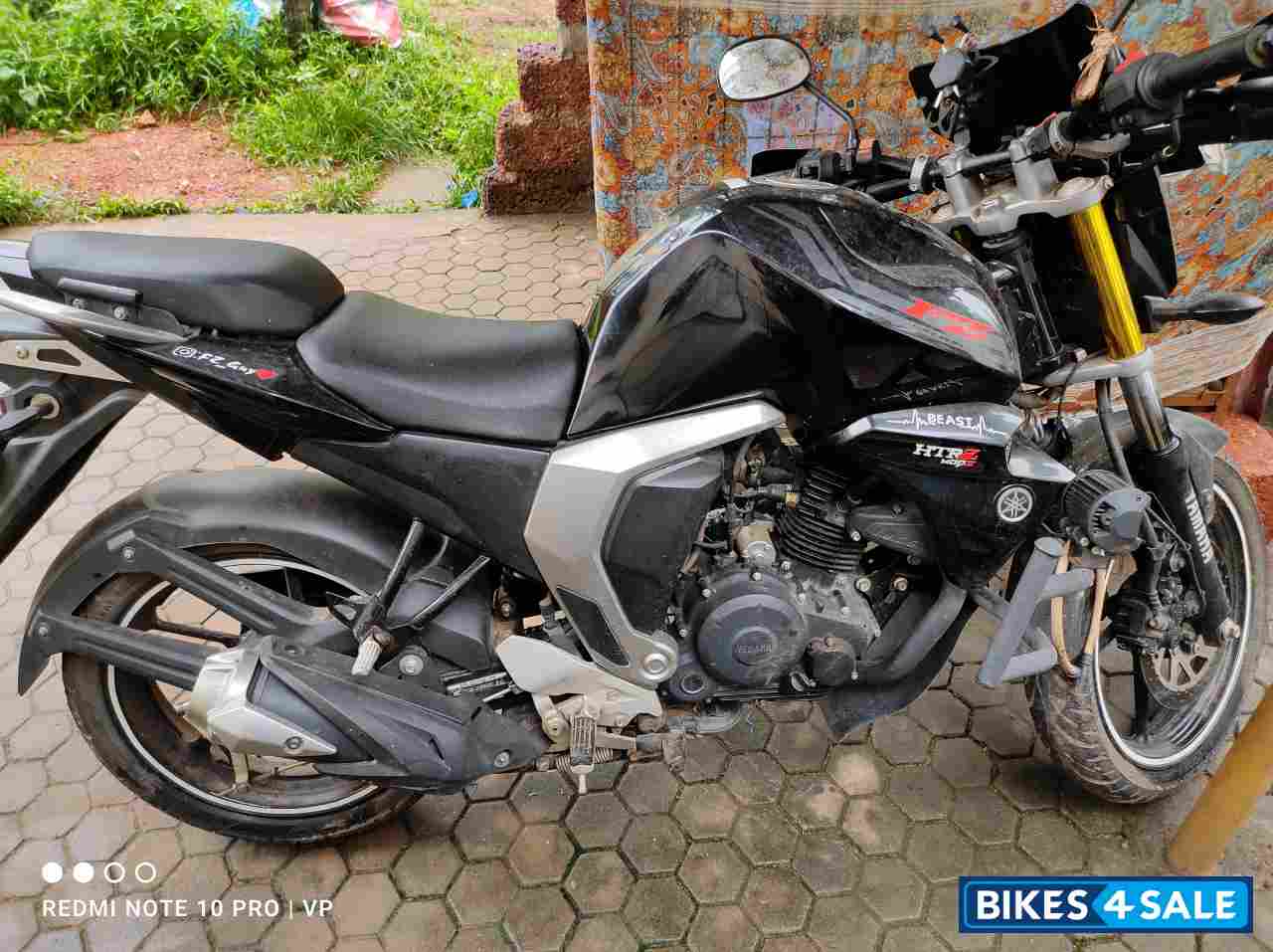 Black Yamaha FZ-S FI V2