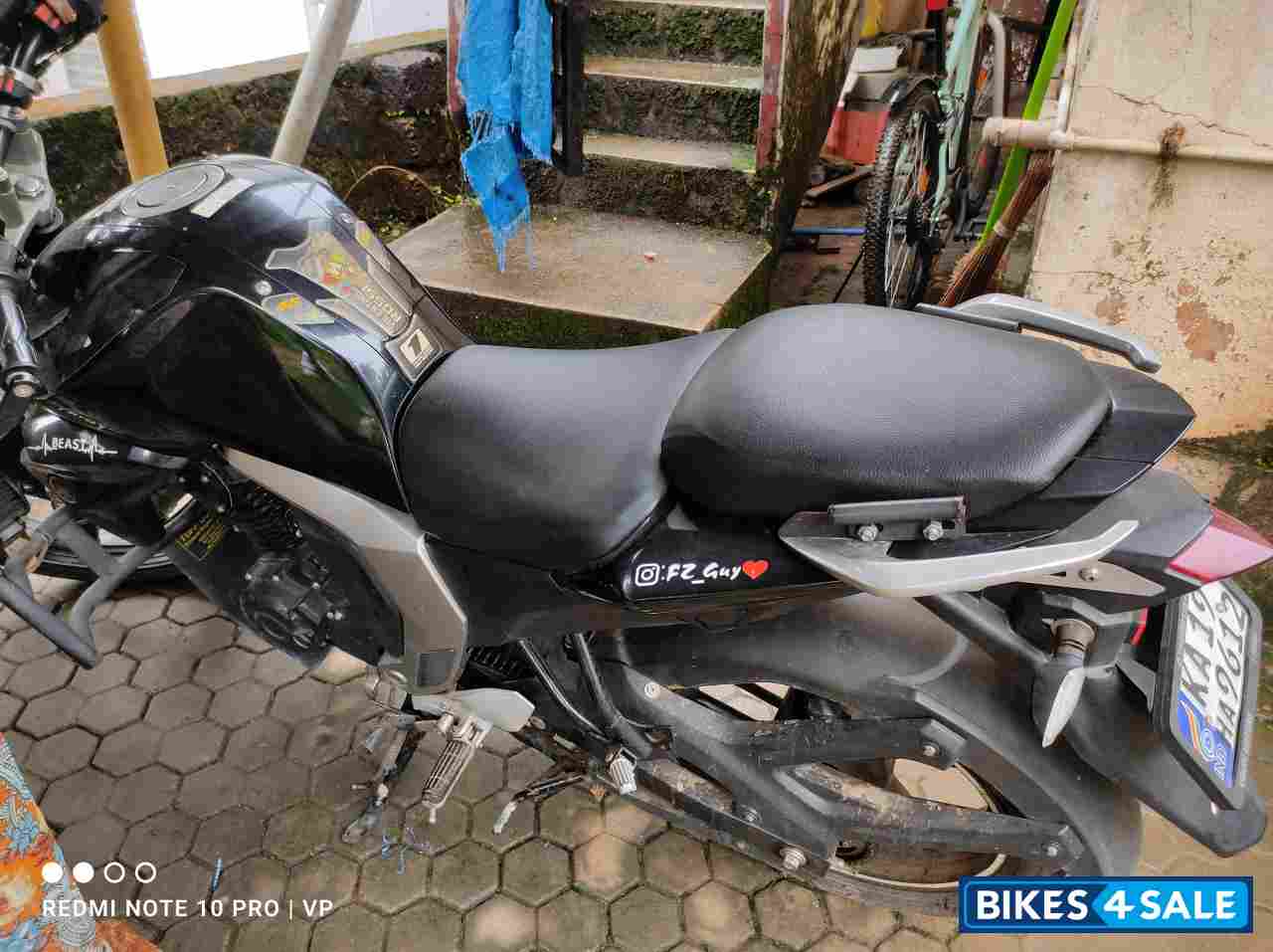 Black Yamaha FZ-S FI V2