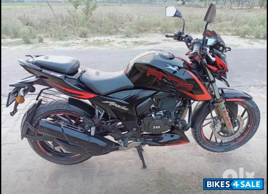 Black & Red TVS Apache RTR 200 4V Race Edition 2.0