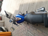 Blue Bajaj Avenger 220 DTS-i