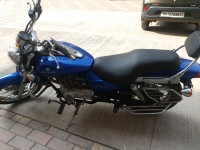 Blue Bajaj Avenger 220 DTS-i