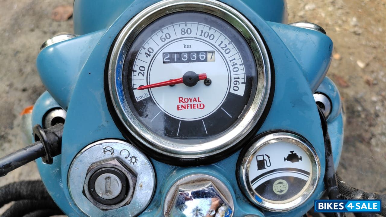 Royal Enfield Classic Squadron Blue