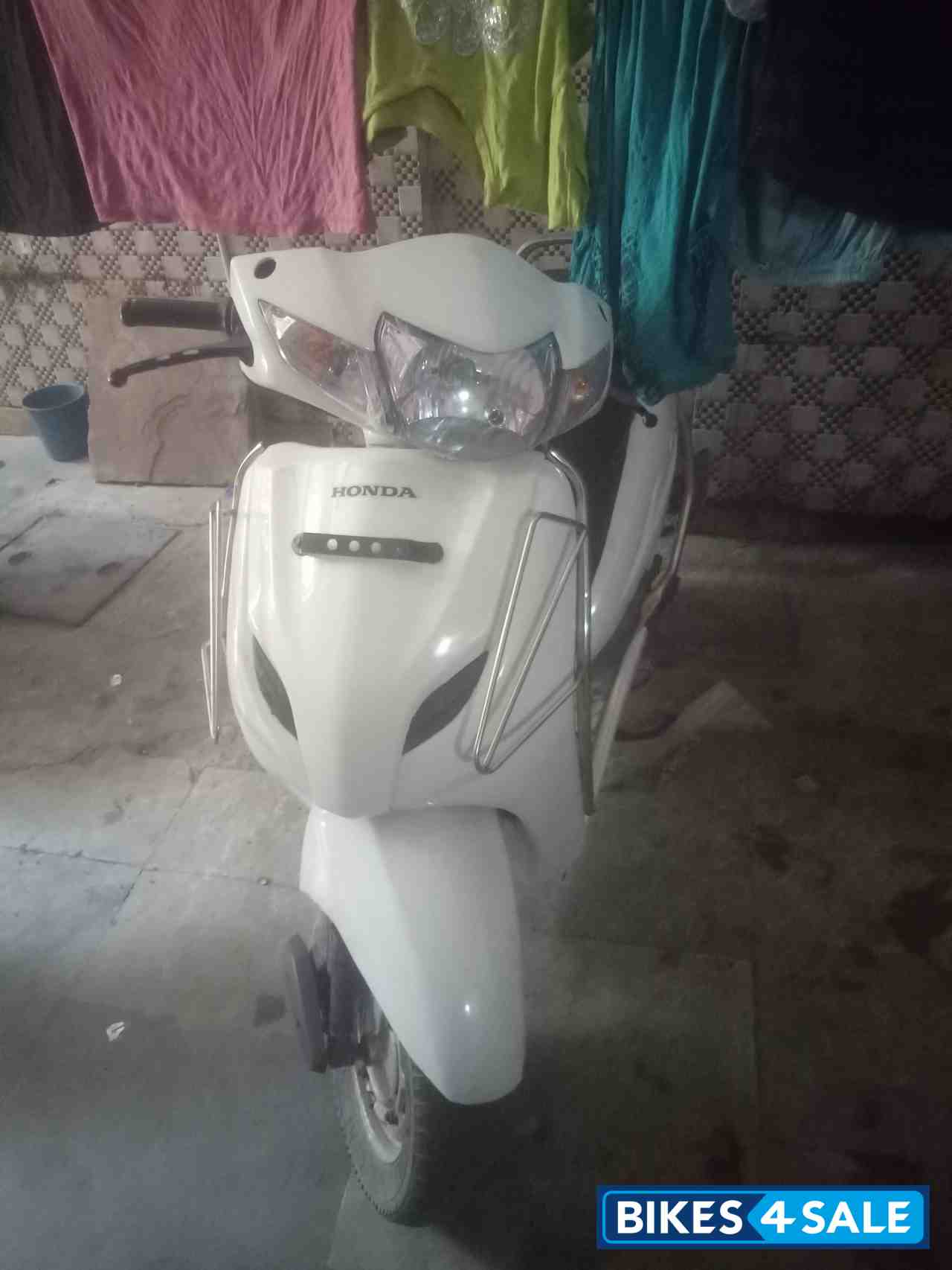 White Honda Activa 3G