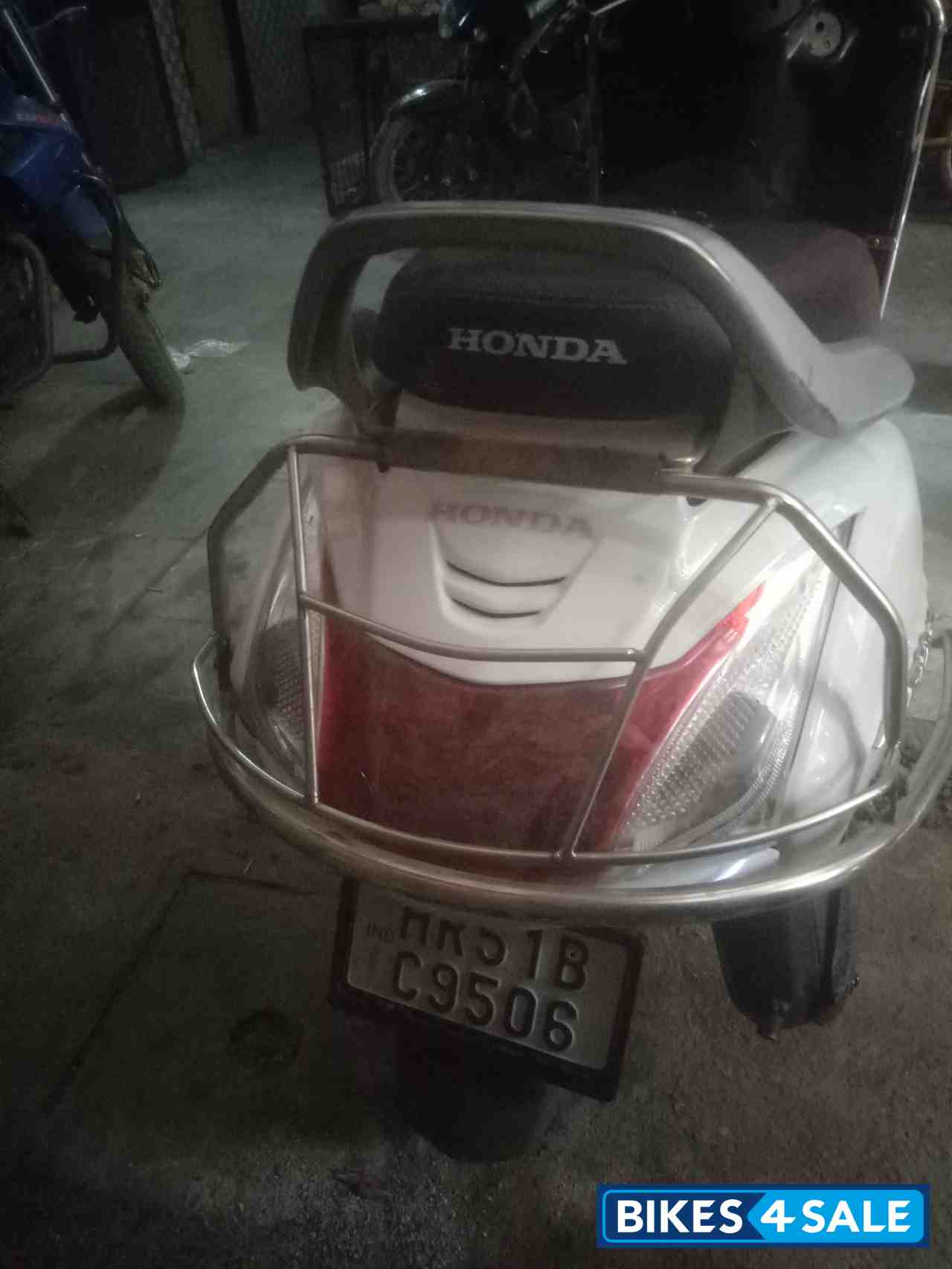 White Honda Activa 3G