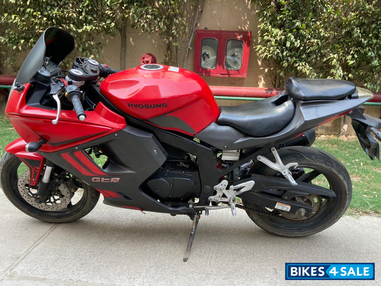 Red Titanium Hyosung GT250R