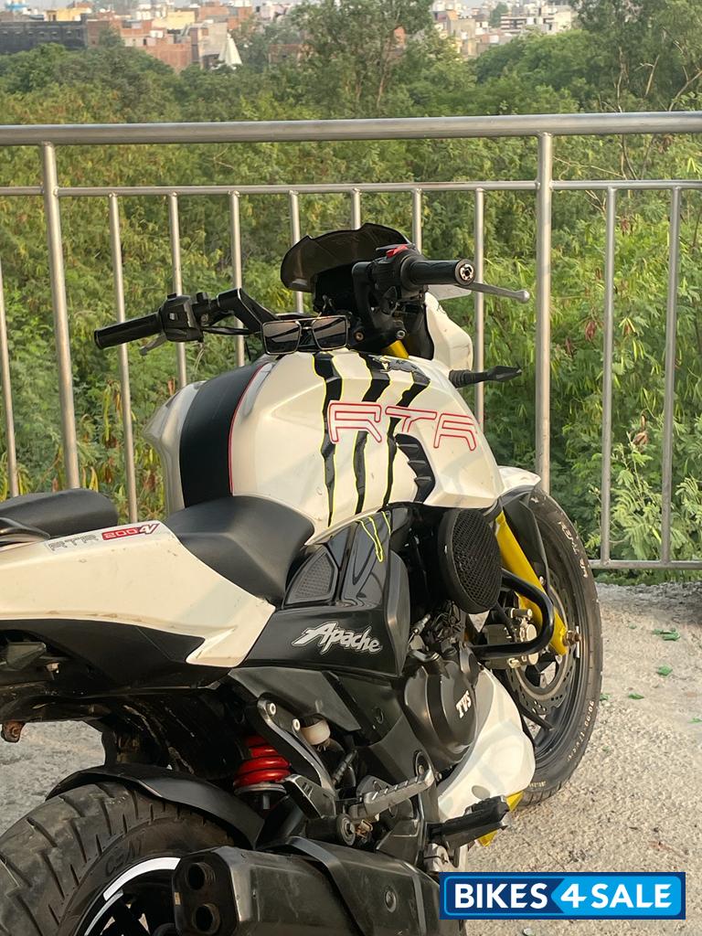 TVS Apache RTR 200 4V Race Edition 2.0