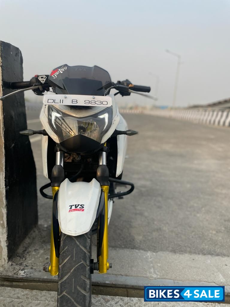 TVS Apache RTR 200 4V Race Edition 2.0
