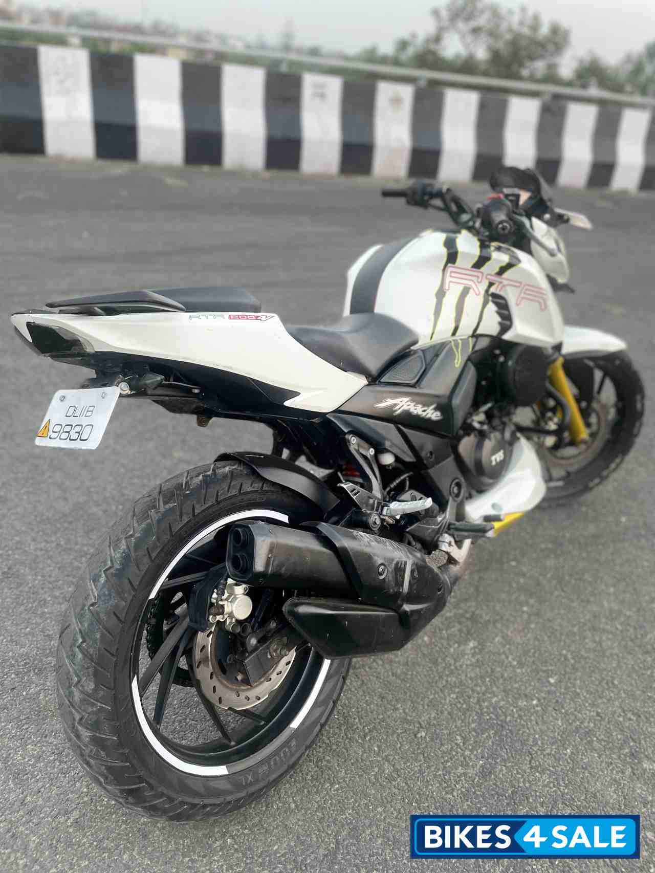 TVS Apache RTR 200 4V Race Edition 2.0