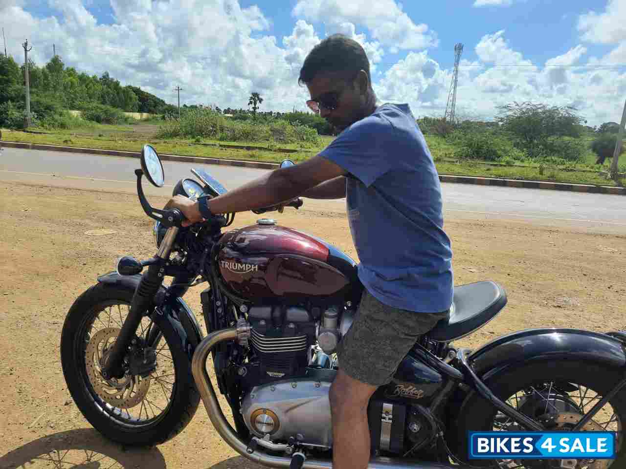 Morello Red Triumph Bonneville Bobber