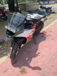 White Orange KTM RC 200