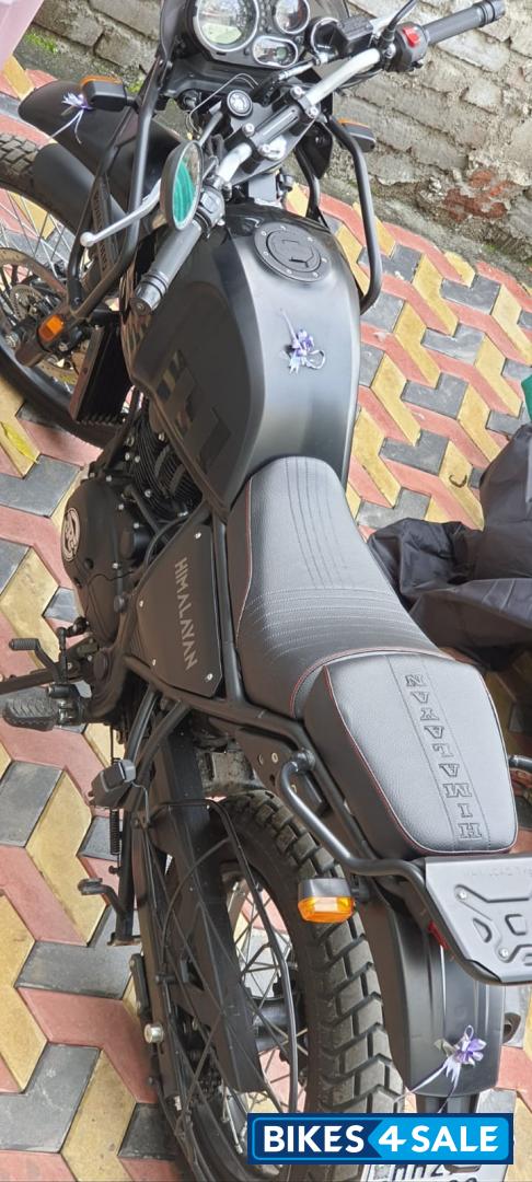 Granite Black Royal Enfield Himalayan 2021