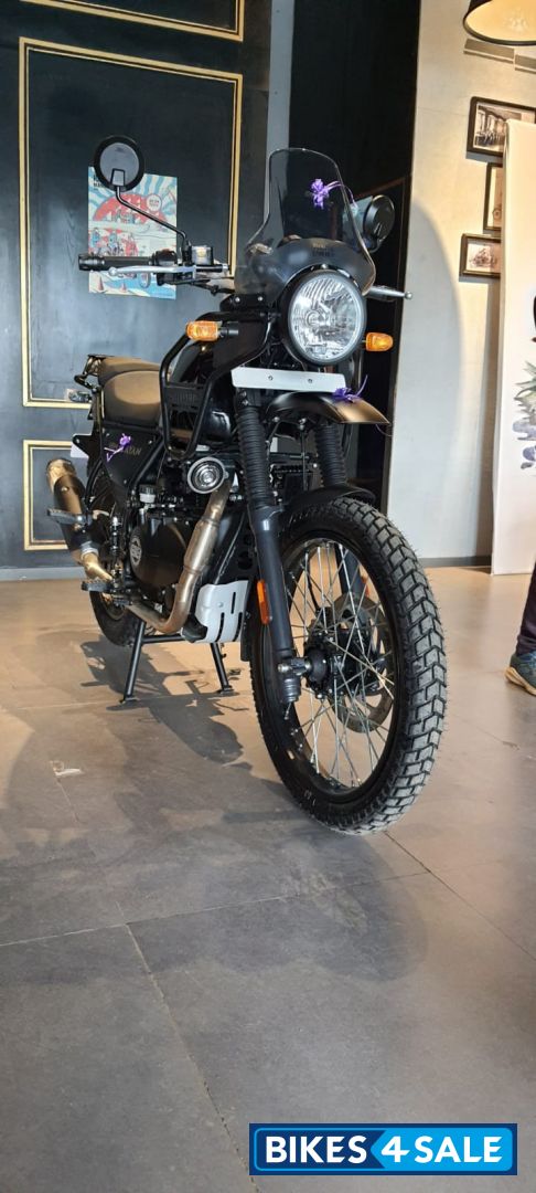 Granite Black Royal Enfield Himalayan 2021