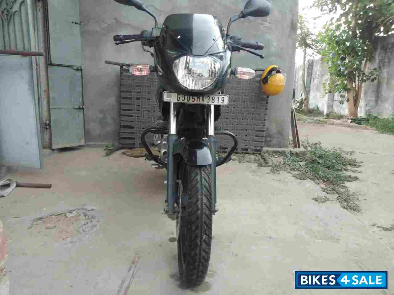 Ebony Black Bajaj Pulsar 150 DTSi