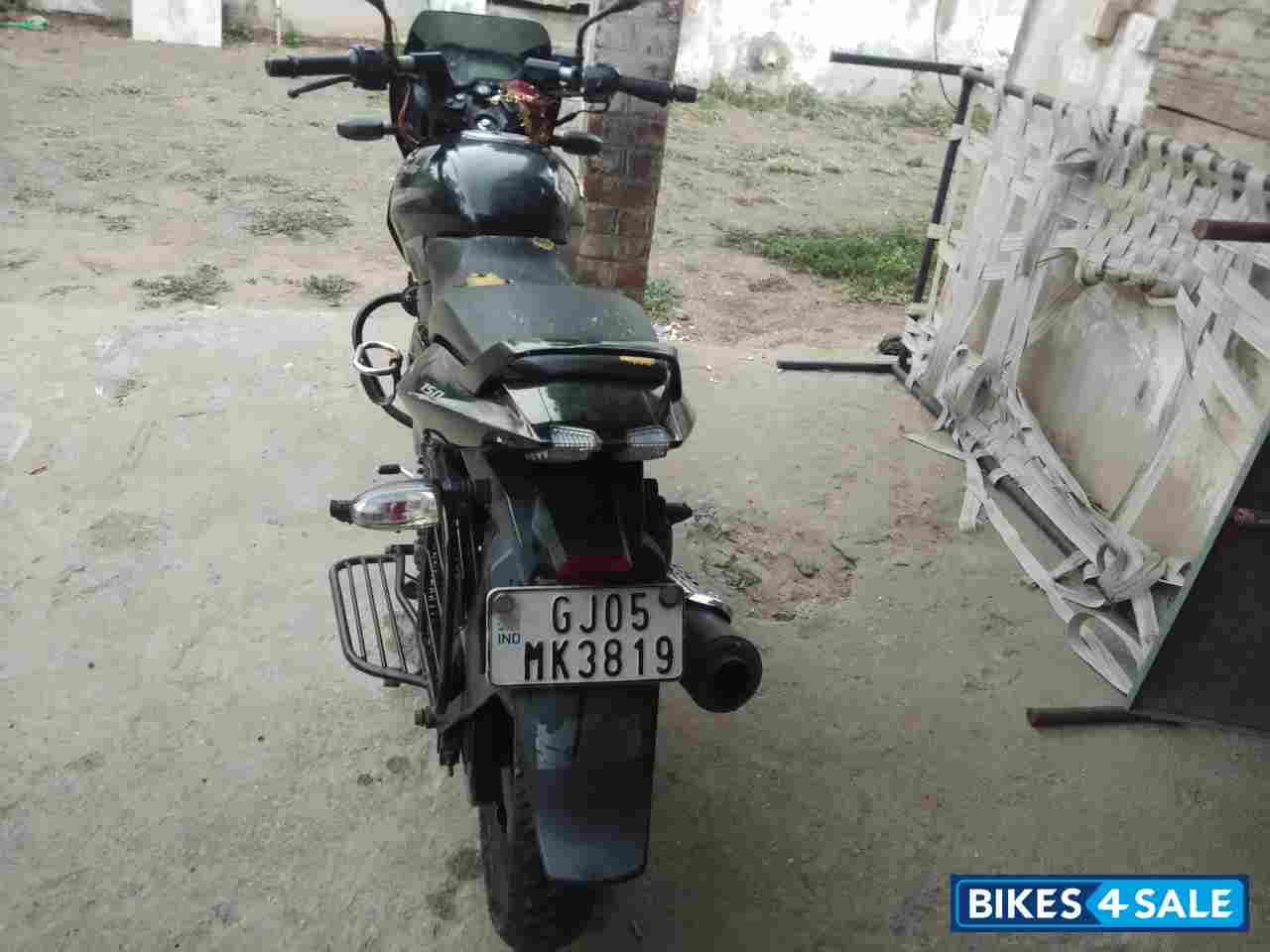 Ebony Black Bajaj Pulsar 150 DTSi