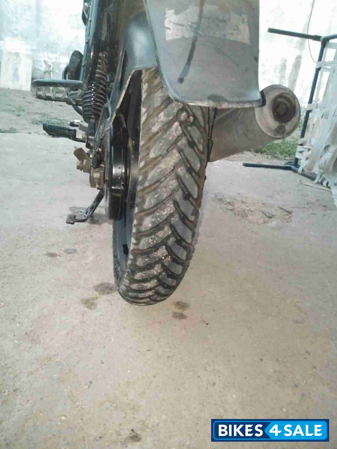 Ebony Black Bajaj Pulsar 150 DTSi