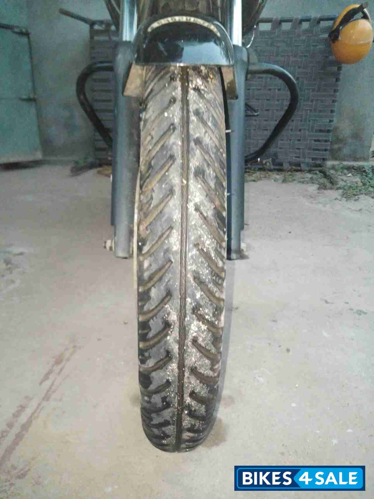 Ebony Black Bajaj Pulsar 150 DTSi