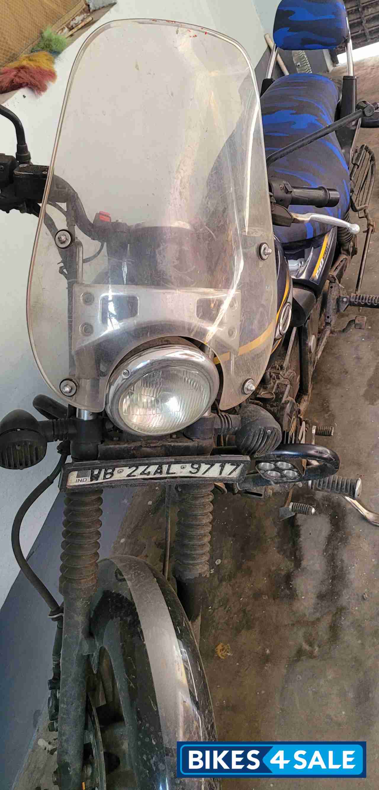 Dark Blue Bajaj Avenger Street 150