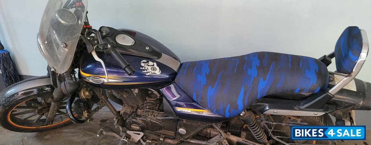 Dark Blue Bajaj Avenger Street 150