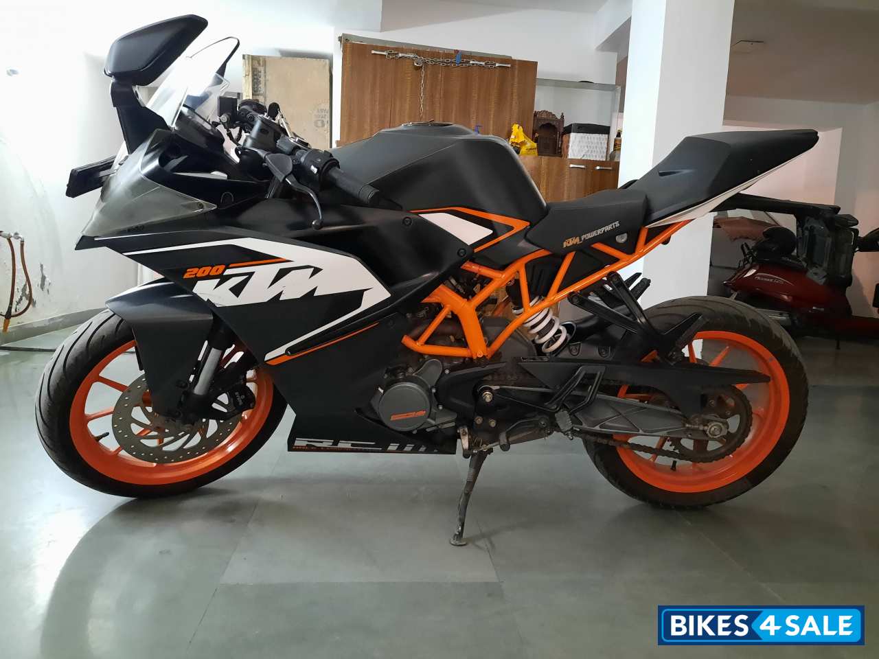 Black Orange KTM RC 200