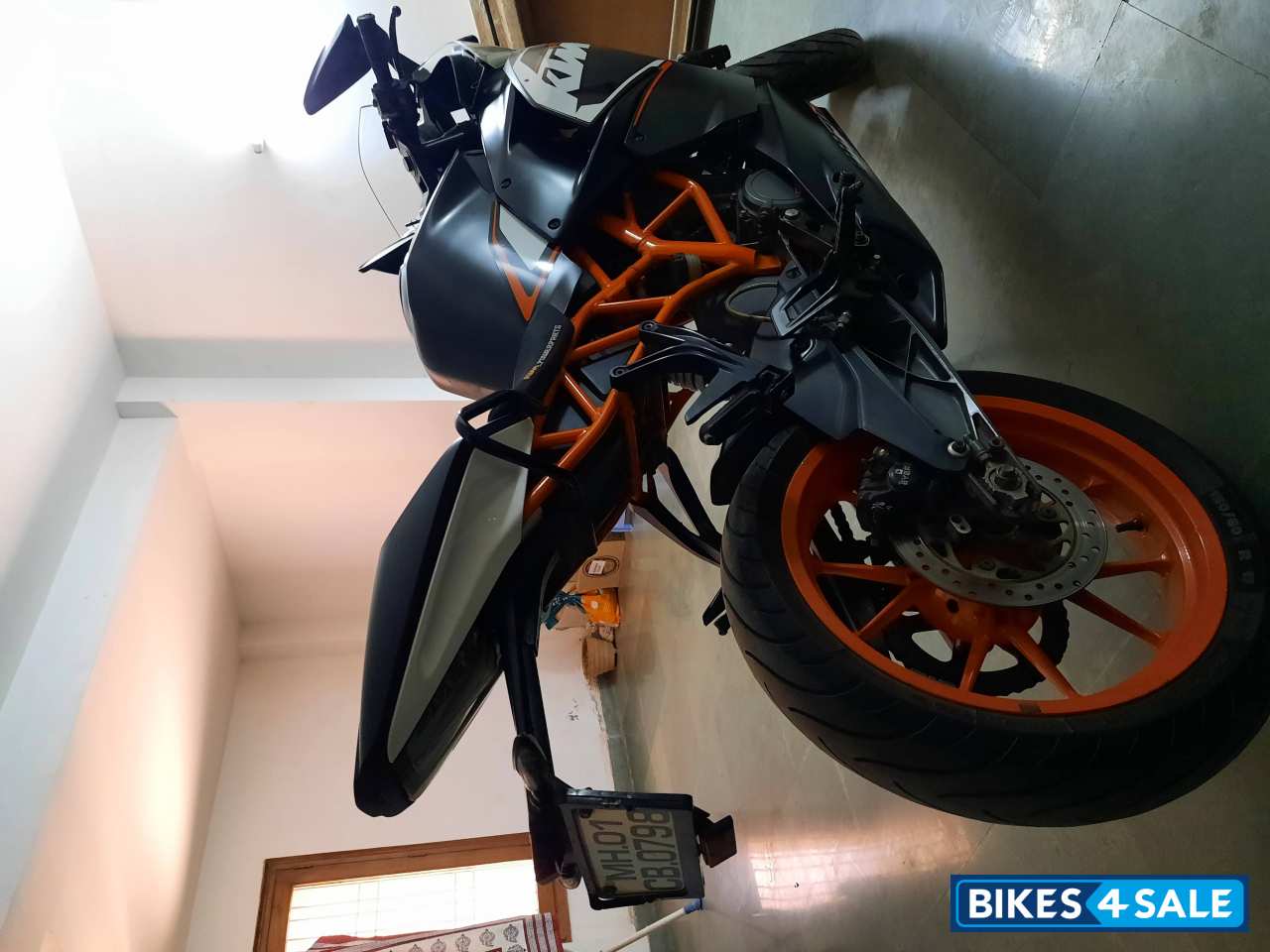Black Orange KTM RC 200 Black Orange KTM RC 200
