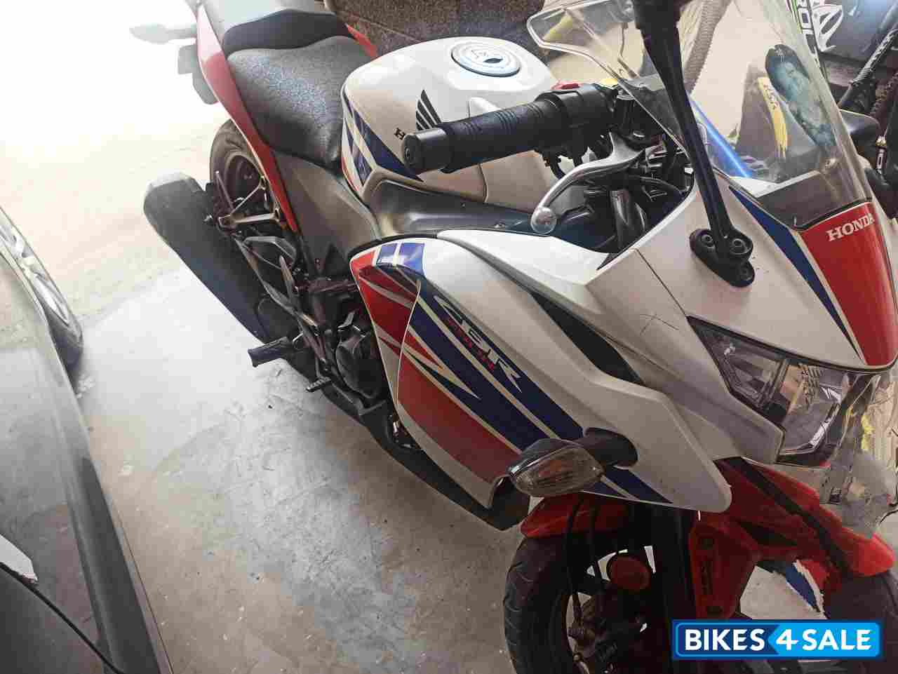 Tricolour Honda CBR 250R ABS