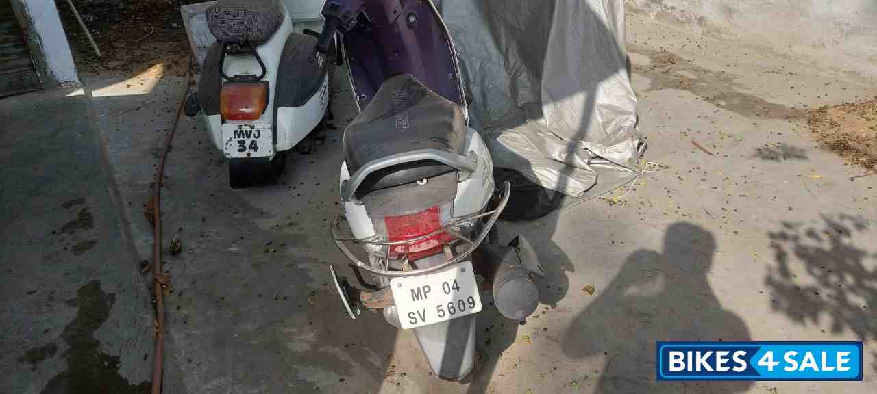 White Honda Activa i