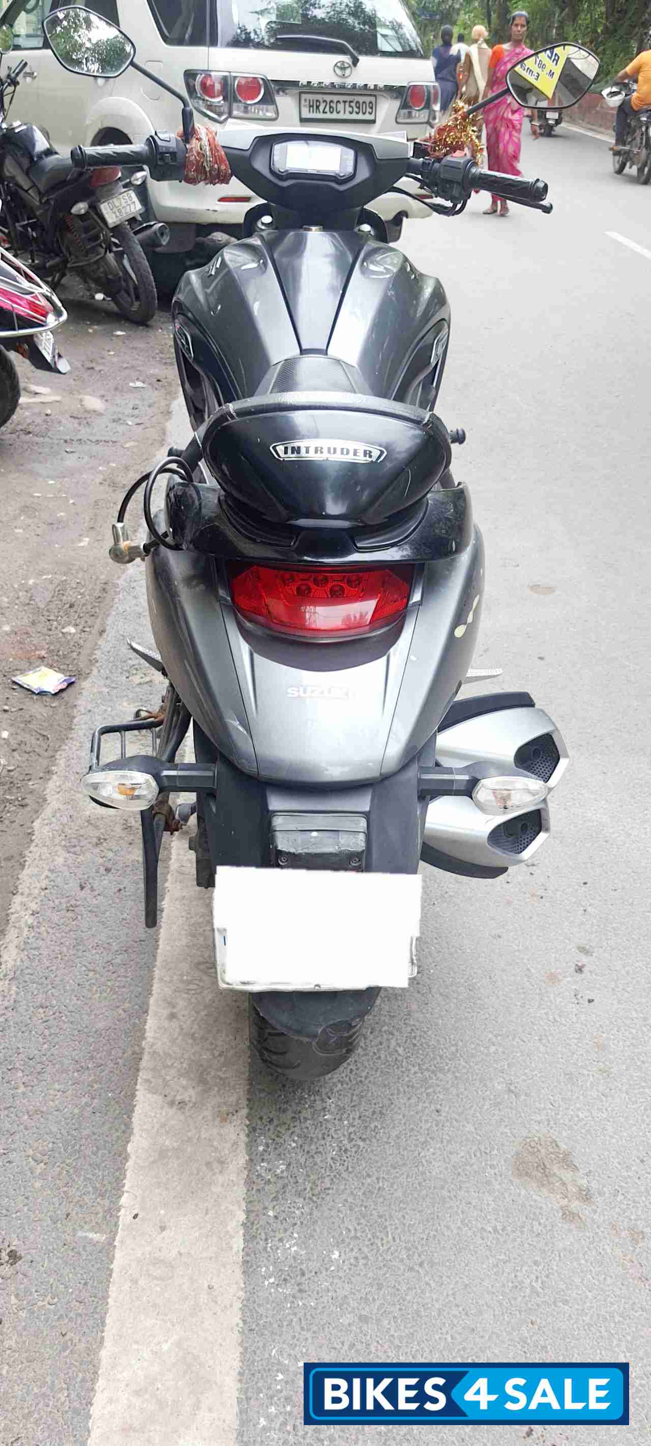 Grey Matte Black Suzuki Intruder 150 FI
