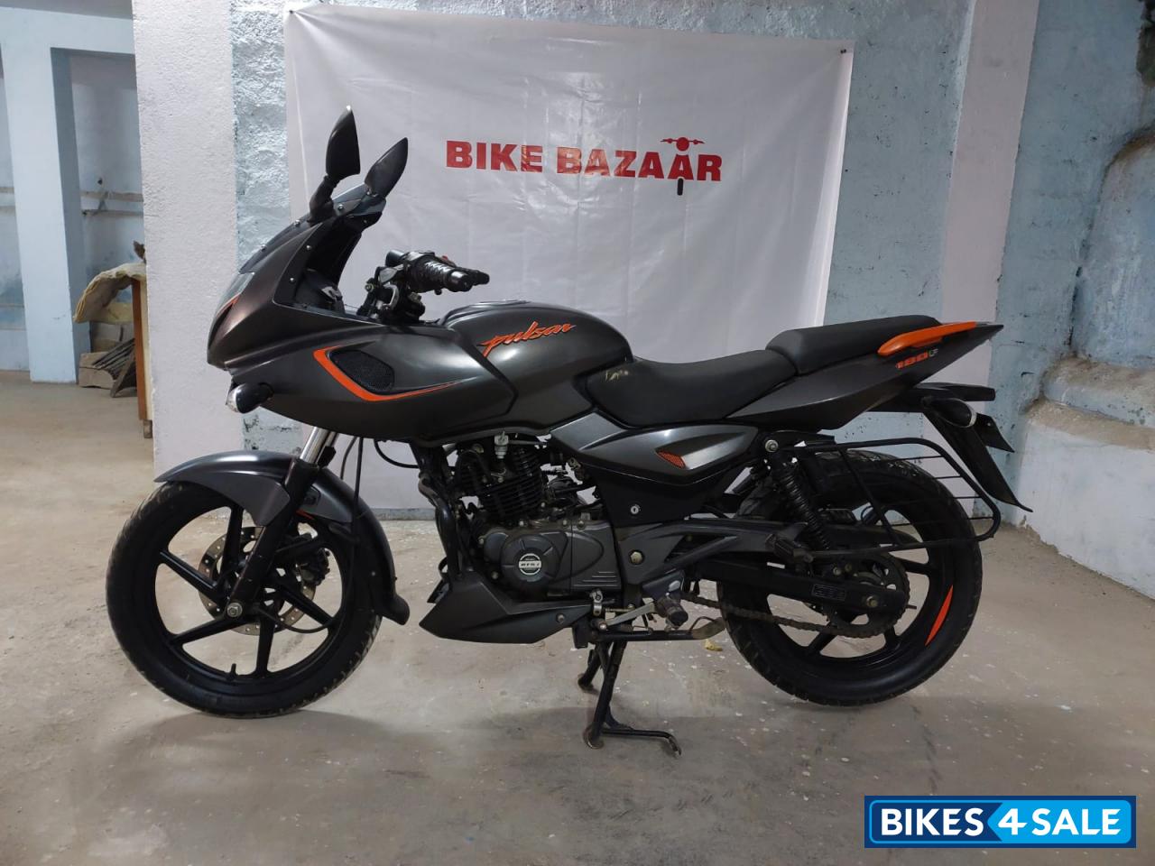 Bajaj Pulsar 180