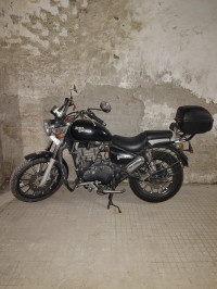 Black Royal Enfield Thunderbird 500