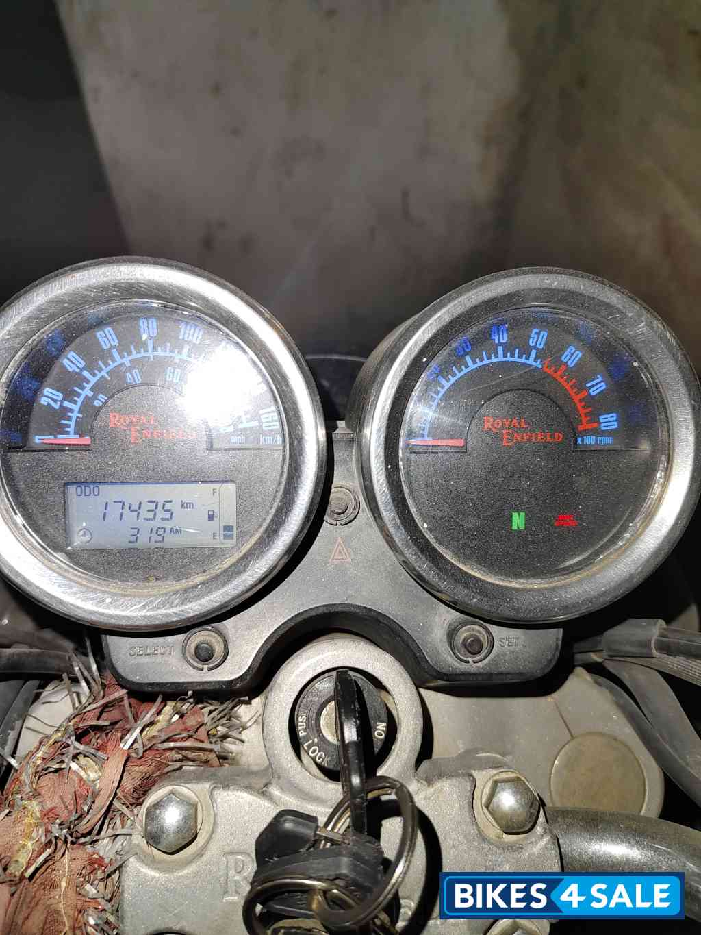 Black Royal Enfield Thunderbird 500