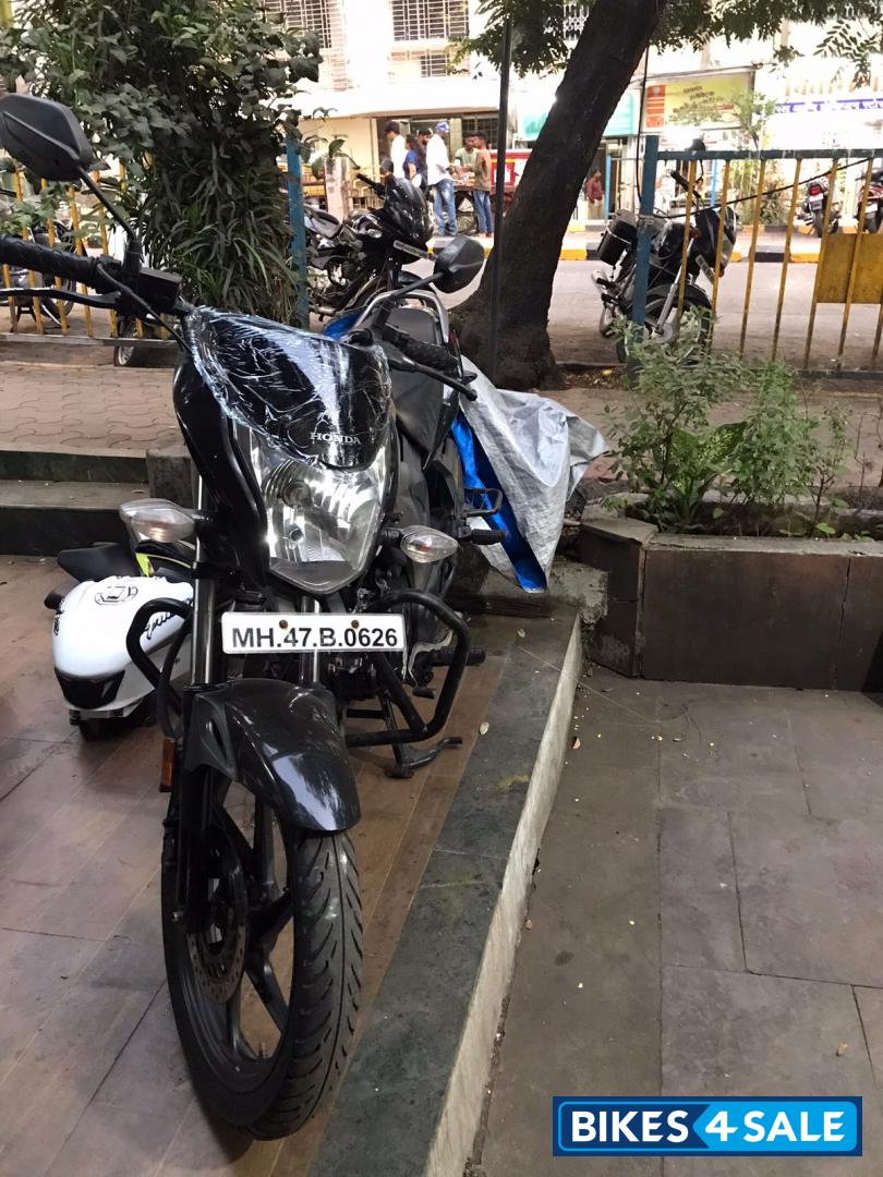 Black Honda CB Unicorn 160