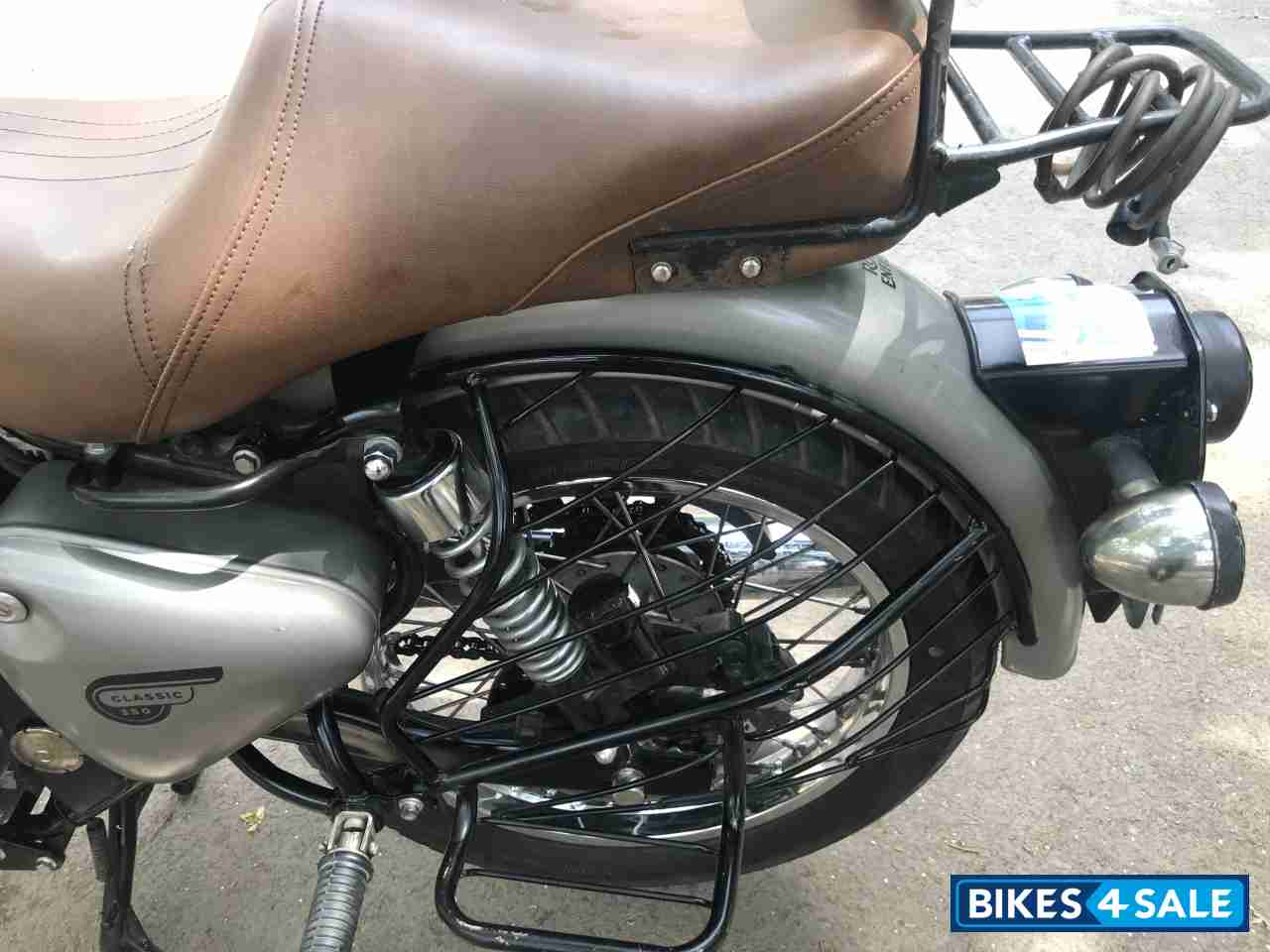 Gun Metal Gray Royal Enfield Classic Gunmetal Grey