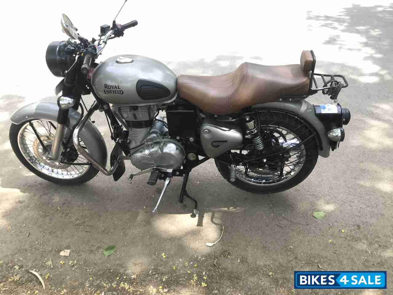 Gun Metal Gray Royal Enfield Classic Gunmetal Grey
