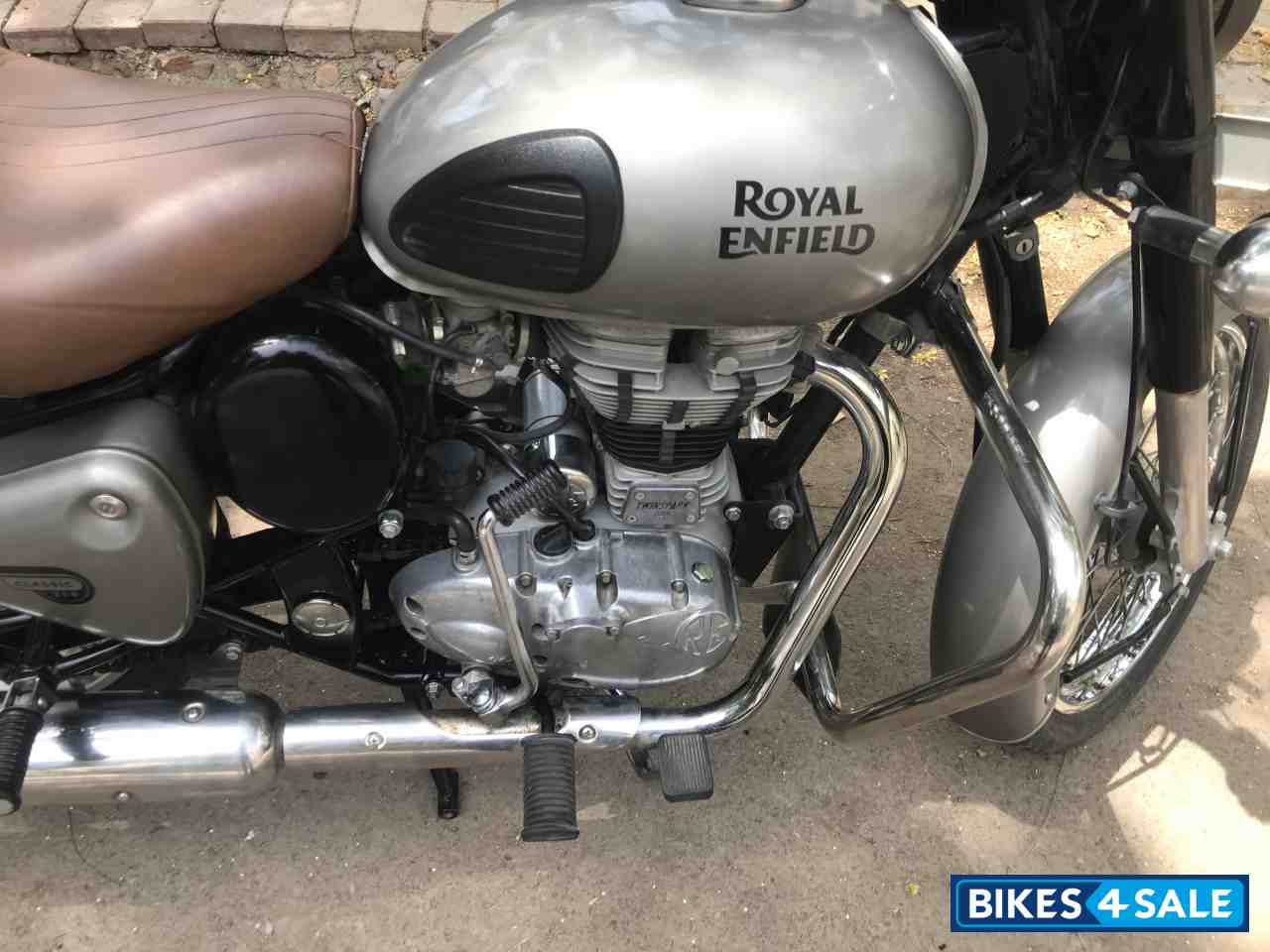Gun Metal Gray Royal Enfield Classic Gunmetal Grey