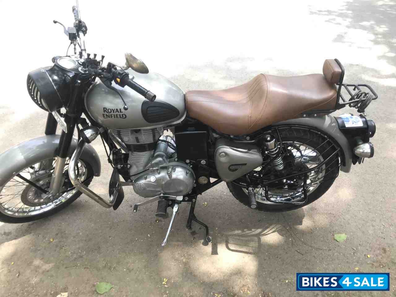Gun Metal Gray Royal Enfield Classic Gunmetal Grey
