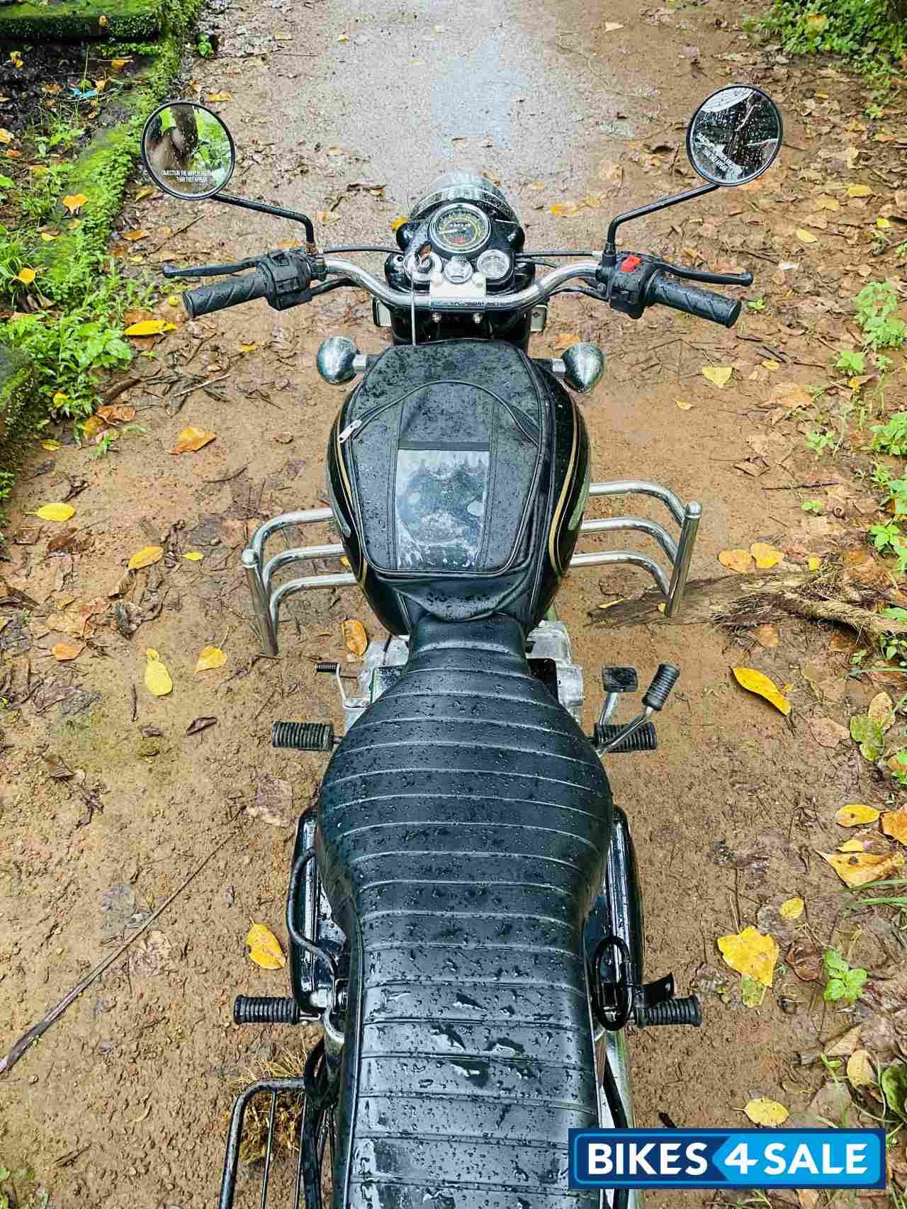 Black Royal Enfield Bullet 350 Twinspark