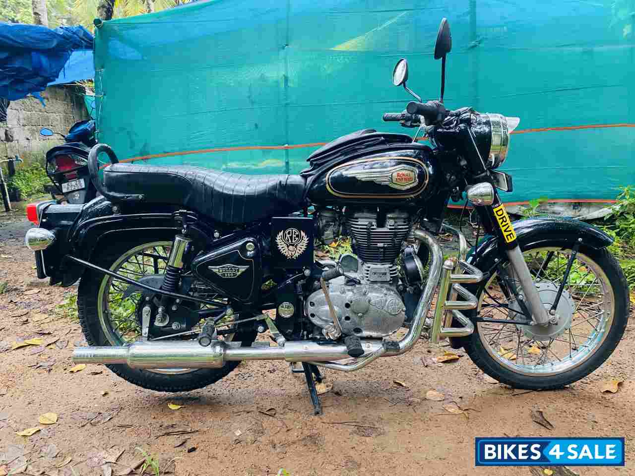 Black Royal Enfield Bullet 350 Twinspark