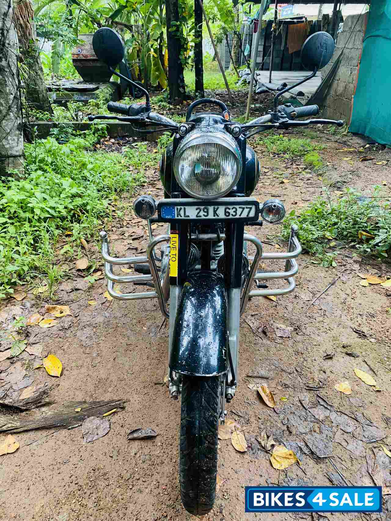 Black Royal Enfield Bullet 350 Twinspark