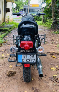 Black Royal Enfield Bullet 350 Twinspark