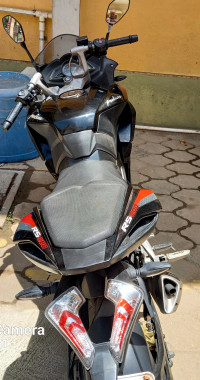 Black Bajaj Pulsar RS 200 ABS