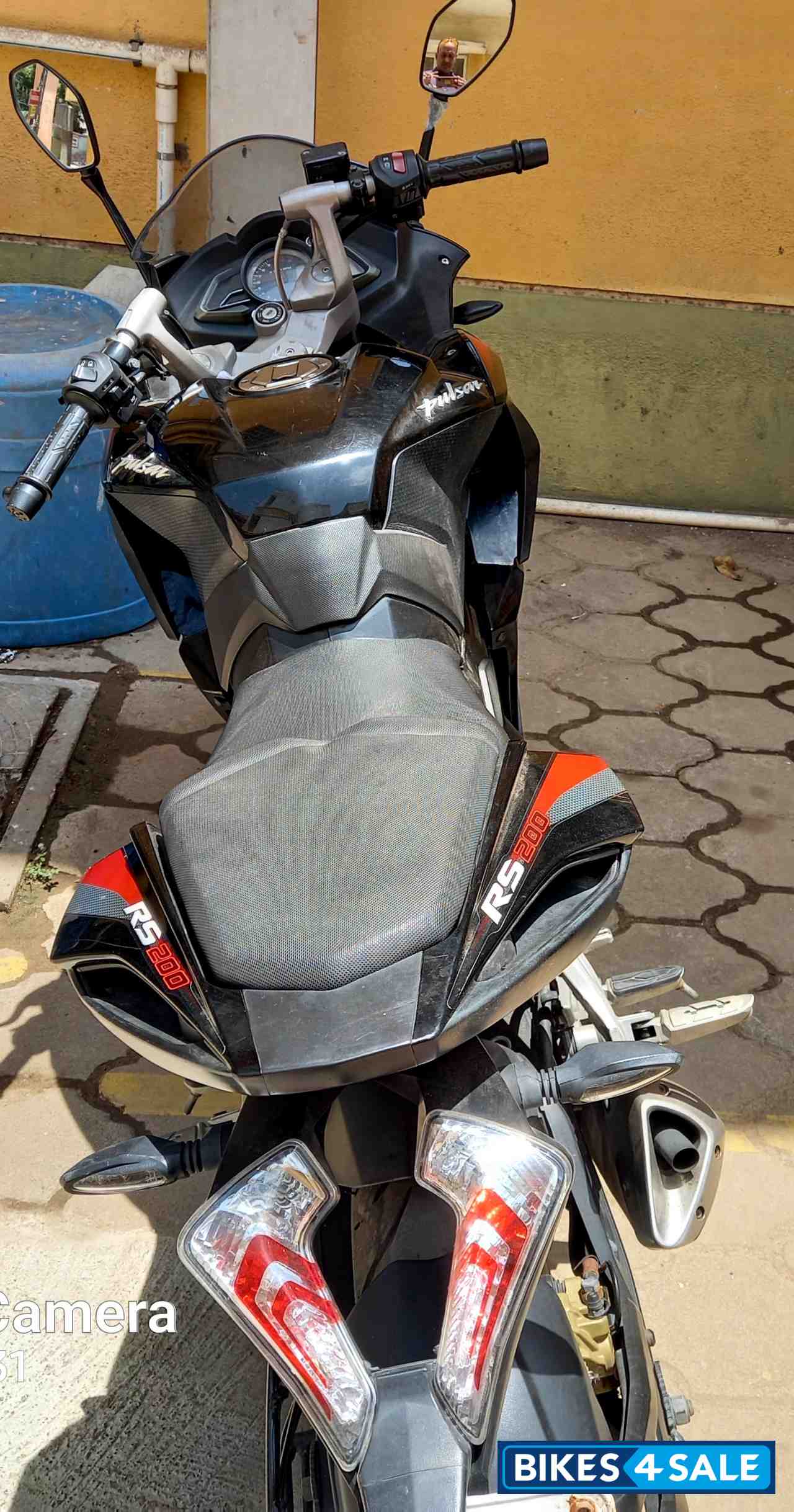 Black Bajaj Pulsar RS 200 ABS